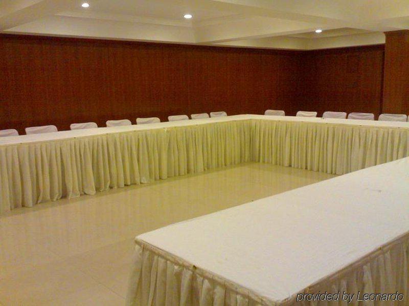 Genx Banjara Hill 1589 Hotel ไฮเดอราบัด ภายนอก รูปภาพ