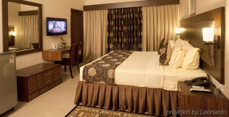 Genx Banjara Hill 1589 Hotel ไฮเดอราบัด ภายนอก รูปภาพ