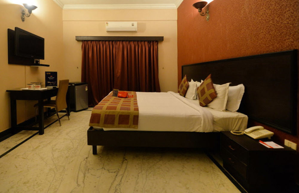 Genx Banjara Hill 1589 Hotel ไฮเดอราบัด ภายนอก รูปภาพ