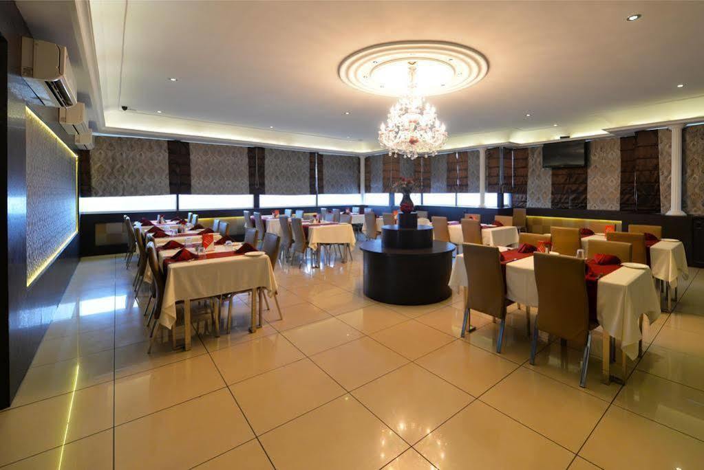 Genx Banjara Hill 1589 Hotel ไฮเดอราบัด ภายนอก รูปภาพ