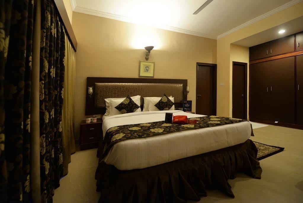 Genx Banjara Hill 1589 Hotel ไฮเดอราบัด ภายนอก รูปภาพ